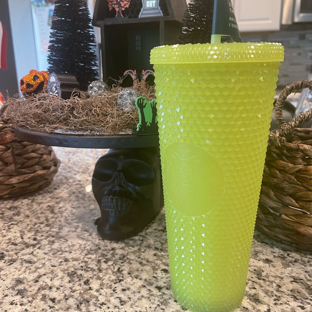 NEW STARBUCKS 24oz Glow in the Dark Halloween 2022 Cold cup Tumbler!!